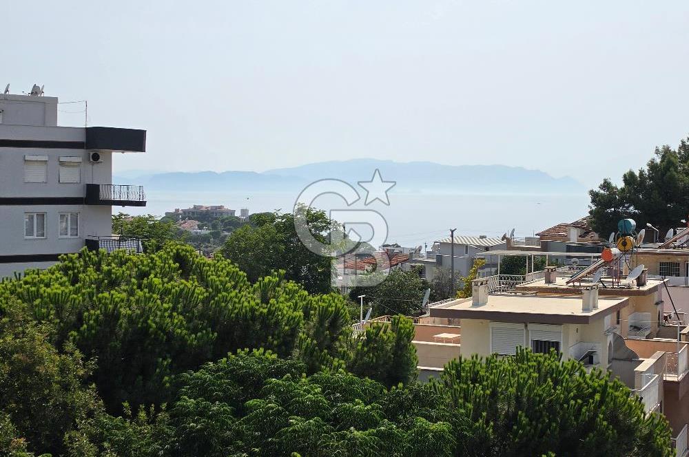 Kuşadası Camiatik'te Deniz Manzaralı 3+1 Çatı Dubleks