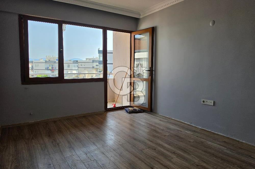 Kuşadası Camiatik'te Deniz Manzaralı 3+1 Çatı Dubleks