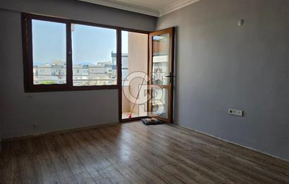 Kuşadası Camiatik'te Deniz Manzaralı 3+1 Çatı Dubleks