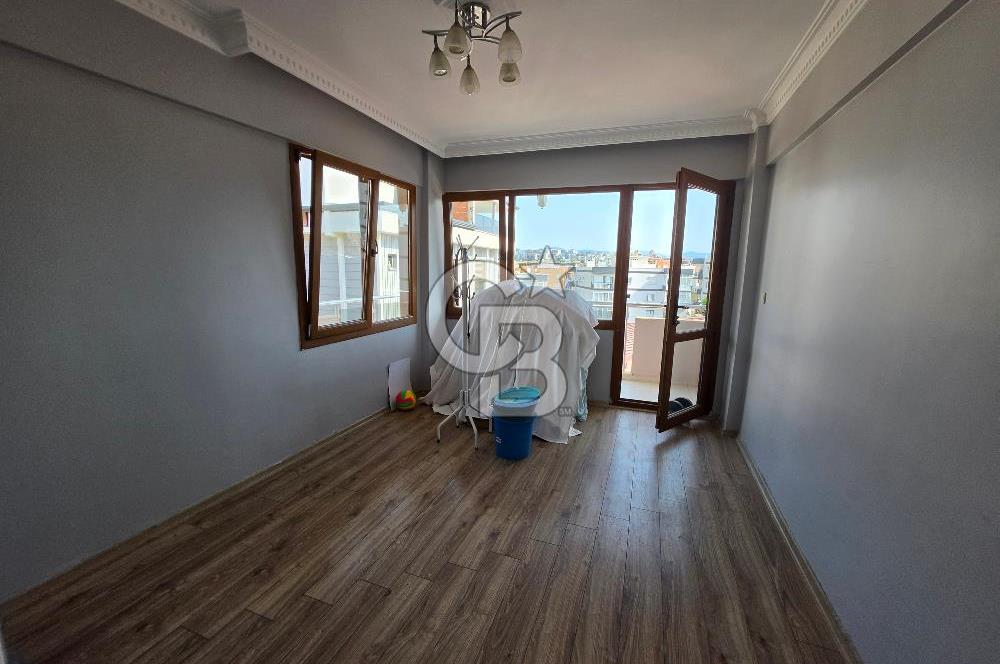 Kuşadası Camiatik'te Deniz Manzaralı 3+1 Çatı Dubleks
