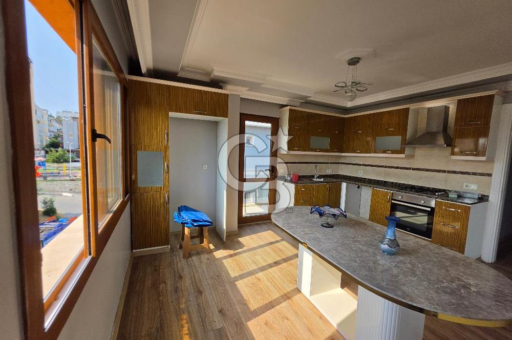 Kuşadası Camiatik'te Deniz Manzaralı 3+1 Çatı Dubleks