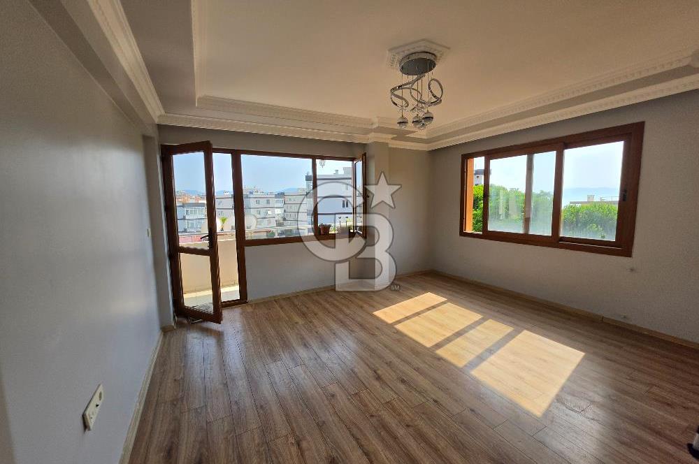 Kuşadası Camiatik'te Deniz Manzaralı 3+1 Çatı Dubleks