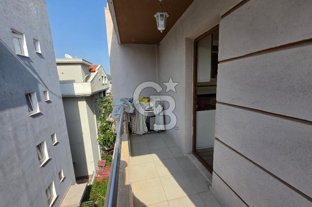 Kuşadası Camiatik'te Deniz Manzaralı 3+1 Çatı Dubleks