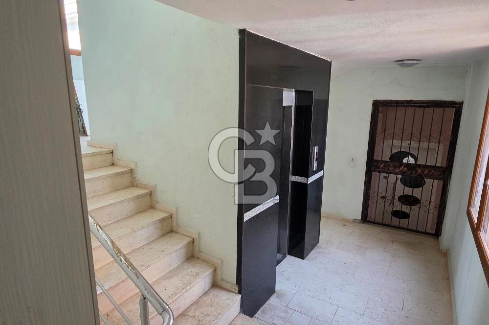 Kuşadası Camiatik'te Deniz Manzaralı 3+1 Çatı Dubleks