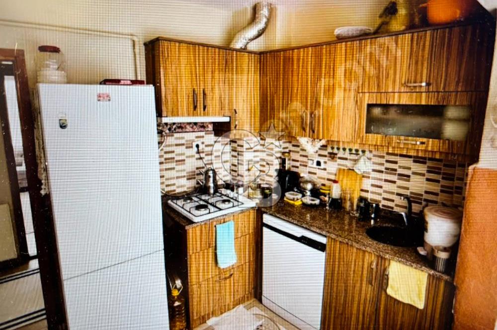 KARAMÜRSEL ÇİFTLİK CADDESİ'NDE SATILIK ARA KAT 2+1 DAİRE