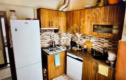 KARAMÜRSEL ÇİFTLİK CADDESİ'NDE SATILIK ARA KAT 2+1 DAİRE