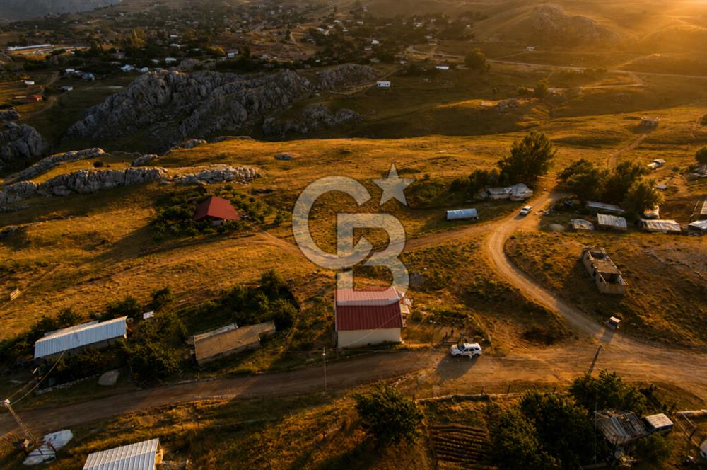 Konyaaltı / Çağlarca Feslikan Yaylası'nda Satılık Konut İmarlı 366 m² Arsa (Prefabrik EV)
