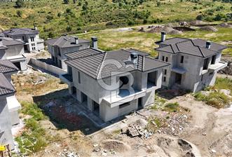 URLA BADEMLERDE SİTE İÇERİSİNDE 4+1 NATAMAM MÜSTAKİL VİLLA - 3 - 362196