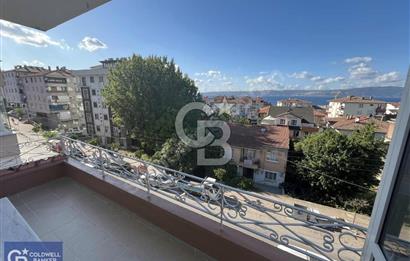 KARAMÜRSEL ÇİFTLİK CADDESİ'NDE SATILIK ARA KAT 2+1 DAİRE