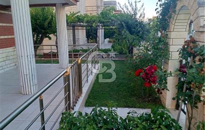ALTINOVA'DA DENİZE SIFIR KONUMDA 6+1 TRİPLEKS VİLLA