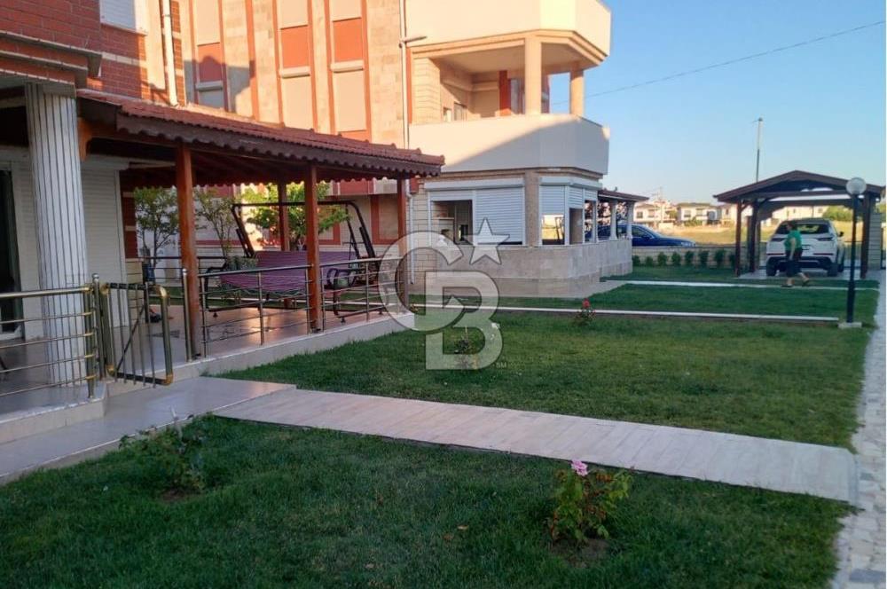 ALTINOVA'DA DENİZE SIFIR KONUMDA 6+1 TRİPLEKS VİLLA
