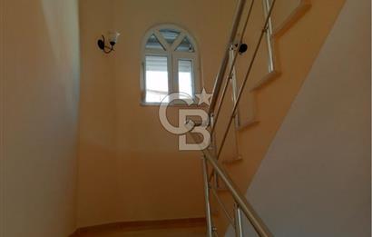 ALTINOVA'DA DENİZE SIFIR KONUMDA 6+1 TRİPLEKS VİLLA