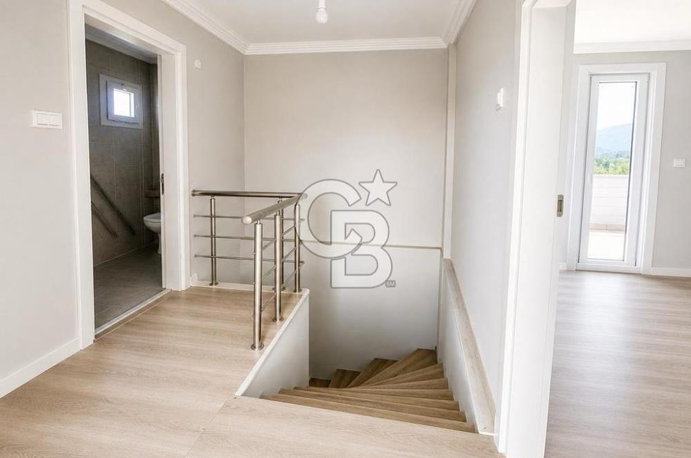 Ayvalık Altınova'da Geniş Bahçeli Müstakil Satılık 2+1 Villa