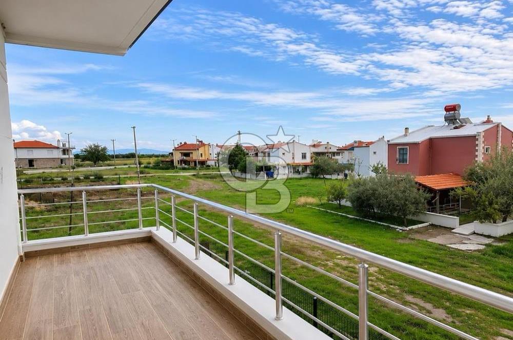 Ayvalık Altınova'da Geniş Bahçeli Müstakil Satılık 2+1 Villa