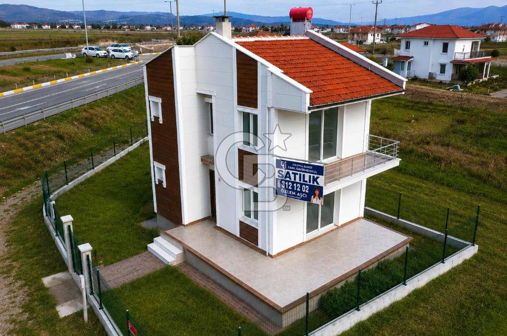 Ayvalık Altınova'da Geniş Bahçeli Müstakil Satılık 2+1 Villa