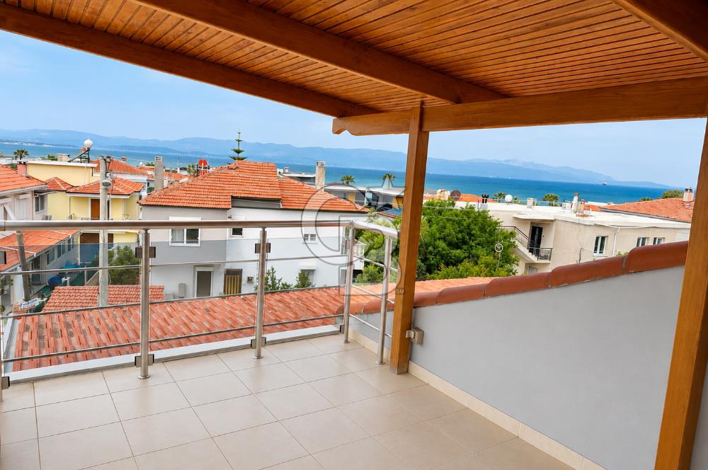ÇEŞME ÇİFTLİKKÖYDE KÖŞE PARSELDE ÖZEL HAVUZLU MÜSTAKİL VİLLA