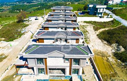Kuşadası YaylaKöy'de Satılık Özel Havuzlu 4+1 Villa