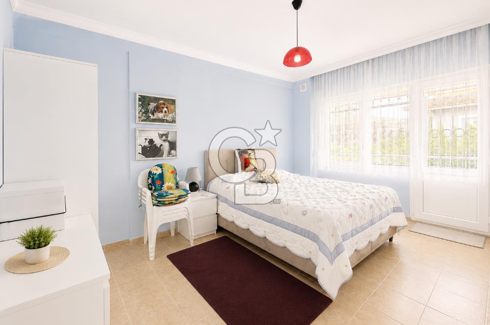 ÇEŞME ÇİFTLİKKÖYDE KÖŞE PARSELDE ÖZEL HAVUZLU MÜSTAKİL VİLLA