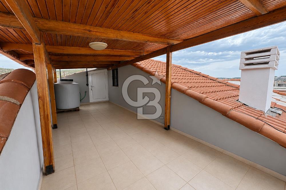 ÇEŞME ÇİFTLİKKÖYDE KÖŞE PARSELDE ÖZEL HAVUZLU MÜSTAKİL VİLLA
