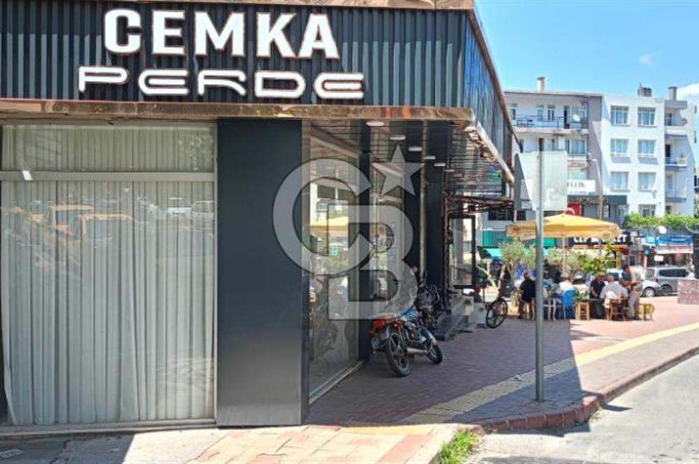 Merkezde Geniş Cepheli 27 m2 Satılık Köşe Dükkan