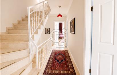 ÇEŞME ÇİFTLİKKÖYDE KÖŞE PARSELDE ÖZEL HAVUZLU MÜSTAKİL VİLLA