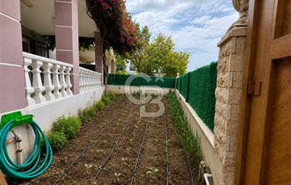 ÇEŞME ÇİFTLİKKÖYDE KÖŞE PARSELDE ÖZEL HAVUZLU MÜSTAKİL VİLLA