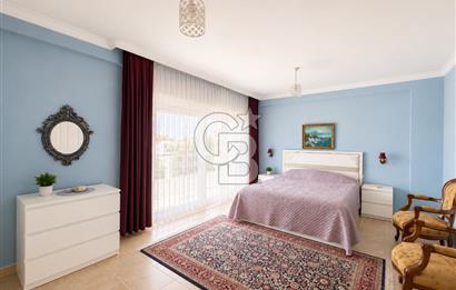 ÇEŞME ÇİFTLİKKÖYDE KÖŞE PARSELDE ÖZEL HAVUZLU MÜSTAKİL VİLLA
