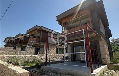 Kuşadası YaylaKöy'de Satılık Özel Havuzlu 4+1 Villa