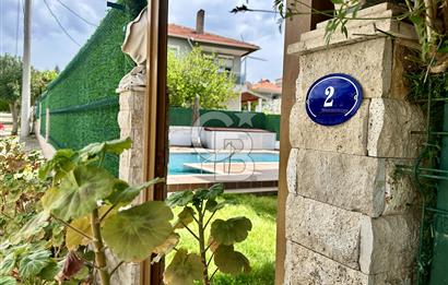 ÇEŞME ÇİFTLİKKÖYDE KÖŞE PARSELDE ÖZEL HAVUZLU MÜSTAKİL VİLLA