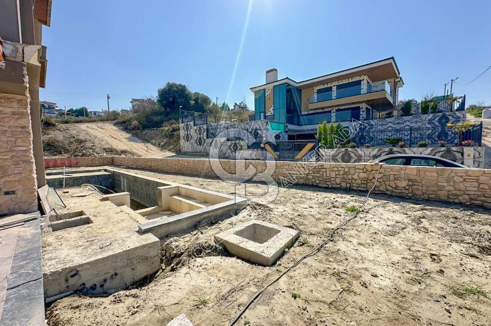 Kuşadası YaylaKöy'de Satılık Özel Havuzlu 4+1 Villa