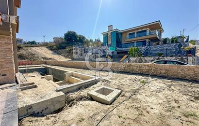Kuşadası YaylaKöy'de Satılık Özel Havuzlu 4+1 Villa