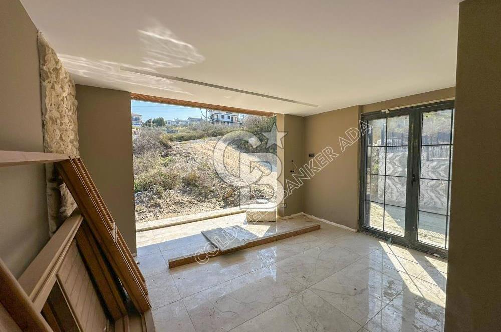 Kuşadası YaylaKöy'de Satılık Özel Havuzlu 4+1 Villa