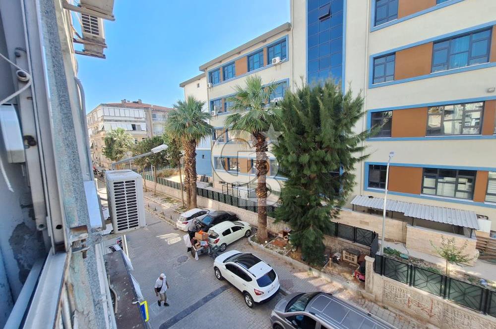 Karşıyaka Alaybey Selçuk Yaşar Karşısı 3+1 Satılık Daire