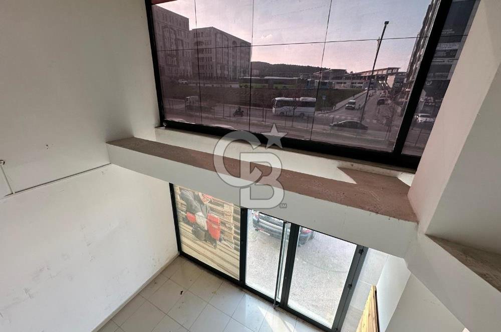 GEBZE ADLİYE KARŞISI KONAK PLAZADA CADDE ÜZERİ KİRALIK DÜKKAN