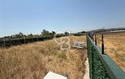 HELVACI MERKEZE 3 DK 456m2 SATILIK ETRAFI ÇEVRİLİ TARLA