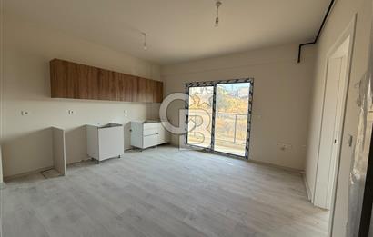 ÖNÜ KAPANMAZ ÖN CEPHE SATILIK 1+1 LÜKS DAİRE