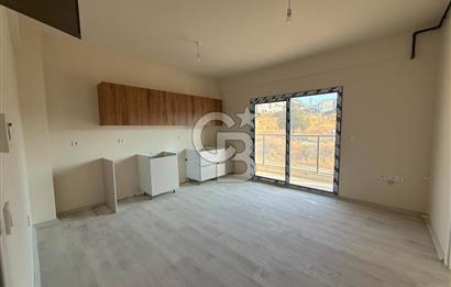 ÖNÜ KAPANMAZ ÖN CEPHE SATILIK 1+1 LÜKS DAİRE
