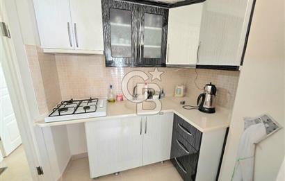 ALTINKUM DENİZE YÜRÜME MESAFESİNDE 2+1 KISMİ EŞYALI  DAİRE