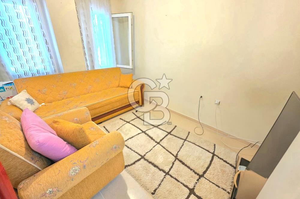 ALTINKUM DENİZE YÜRÜME MESAFESİNDE 2+1 KISMİ EŞYALI  DAİRE