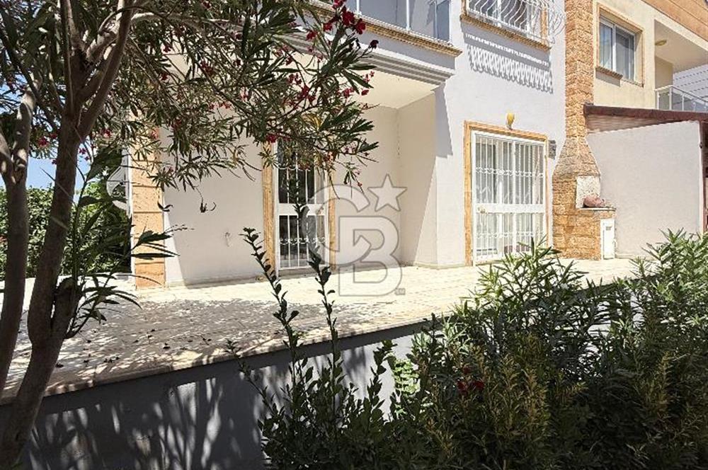 ÇANDARLI MERKEZE VE DENİZE YÜRÜME MESAFESİNDE 4+1 TRİPLEKS VİLLA