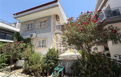 ÇANDARLI MERKEZE VE DENİZE YÜRÜME MESAFESİNDE 4+1 TRİPLEKS VİLLA