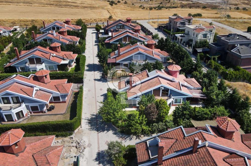 CB EAGLE'Dan VİLLALAR BÖLGESİNDE SİTE İÇERİSİNDE 450 m² 5+1 VİLLA