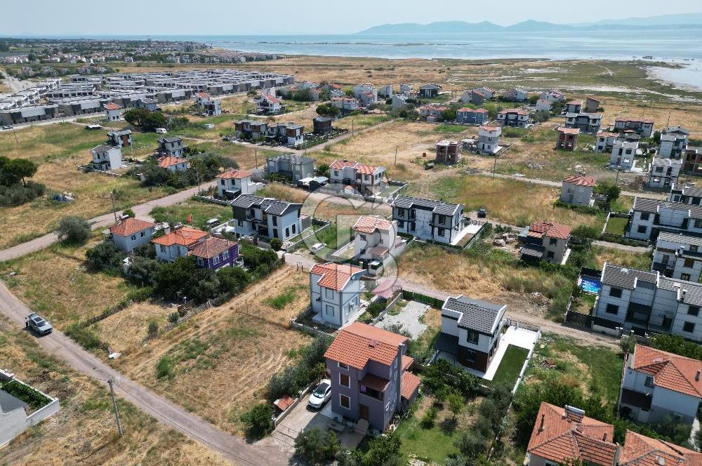 Ayvalık Altınova'da Satılık İmarlı Arsa 