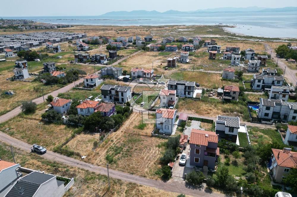 Ayvalık Altınova'da Satılık İmarlı Arsa 