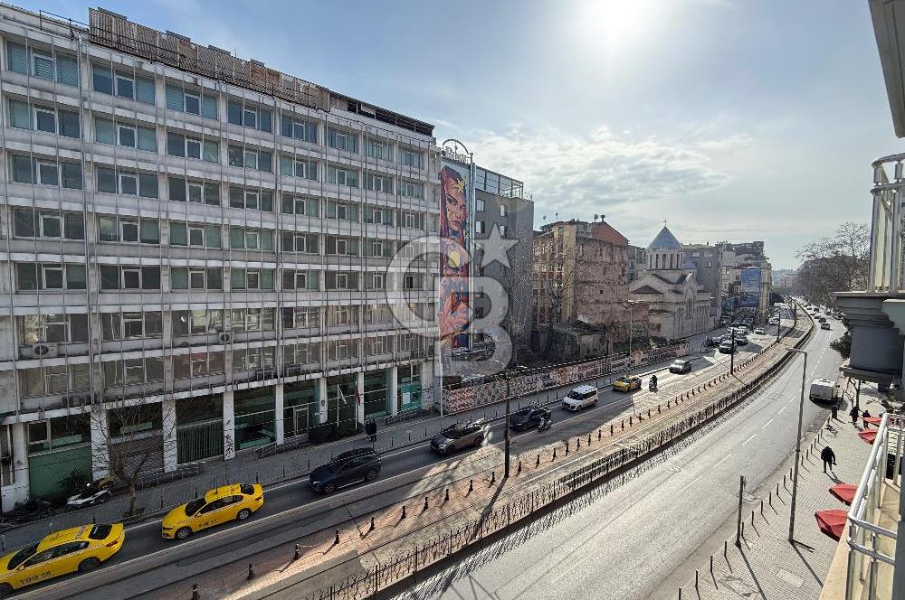 CB ONE'dan Karaköy Kemeraltı Caddesi'nde Kiralık Komple Bina