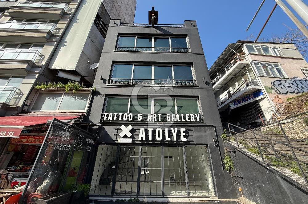 CB ONE'dan Karaköy Kemeraltı Caddesi'nde Kiralık Komple Bina