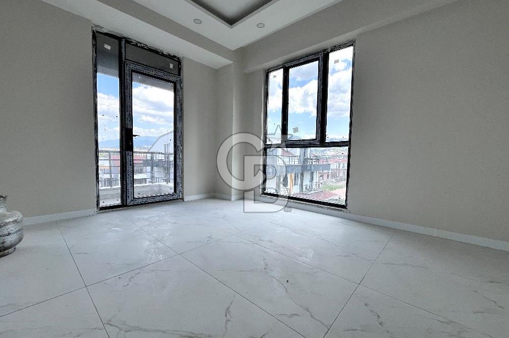 Başiskele Yeniköy Oturuma Hazır 2+1 Satılık Çatı Dubleks Daire