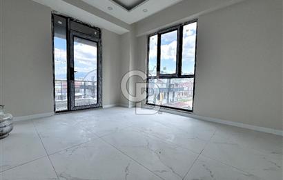 Başiskele Yeniköy Oturuma Hazır 2+1 Satılık Çatı Dubleks Daire