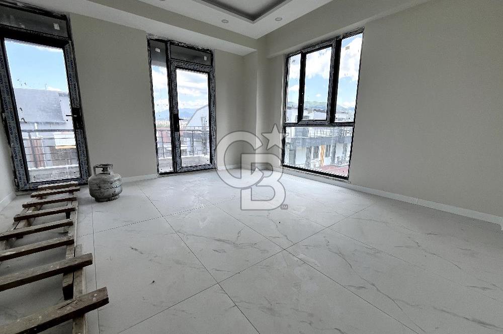 Başiskele Yeniköy Oturuma Hazır 2+1 Satılık Çatı Dubleks Daire