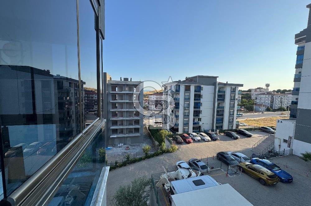 Çiğli İnönü Mah. Bintaş Park Sitesinde Satılık 1+1 Daire